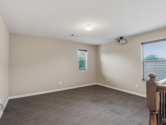 Building Photo - 16515 Williamstown Dr
