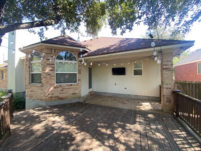Building Photo - 4 BEDROOM IN RED ROCK, BELTON ISD
