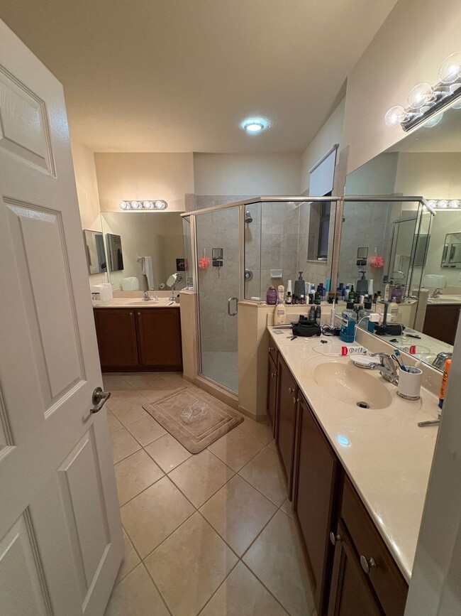 Master bathroom - 11253 SW 240th St