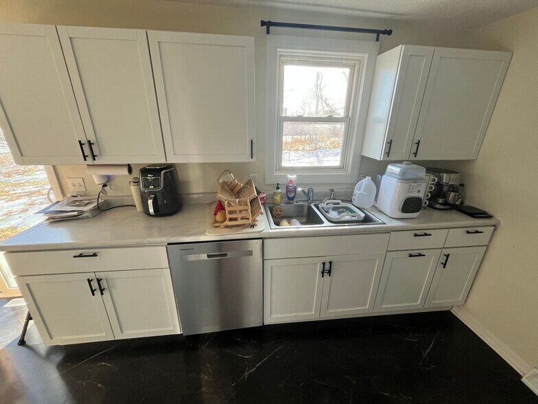 Building Photo - 3523 Valley St