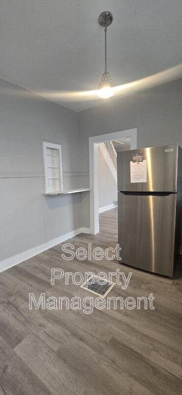 Building Photo - 1112 Lake Ave