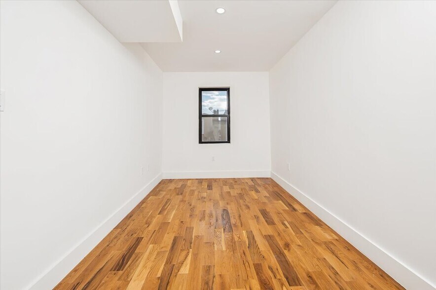 Building Photo - 218-36 133rd Rd