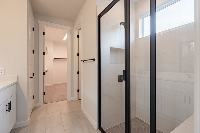 Building Photo - Spacious Buda Beauty Offering Open-Concept Living and Flexible Space for Every Lifestyle!