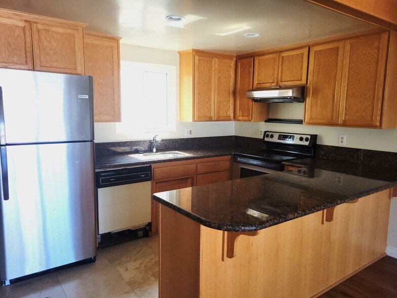 Building Photo - 1001 Seal Way