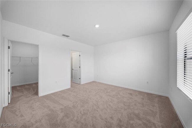 Building Photo - 258 Silent Lk Dr