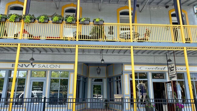 Building Photo - 829 S Railroad Ave