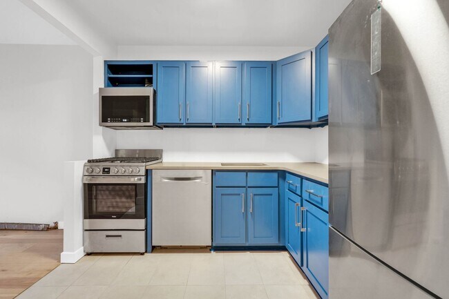 Building Photo - 673 Bergen St