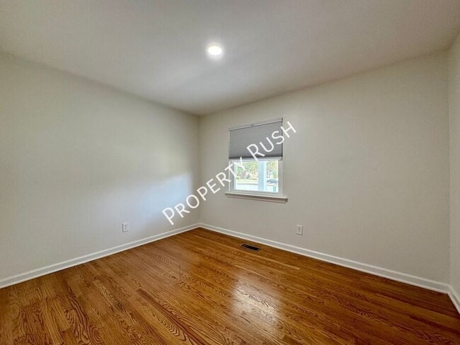 Building Photo - 7339 Brookside Dr