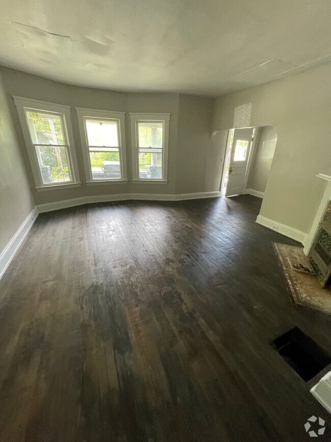 Building Photo - Section 8 Accepted!