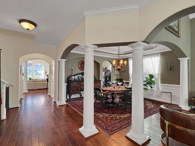 Building Photo - 663 Wyndham Way