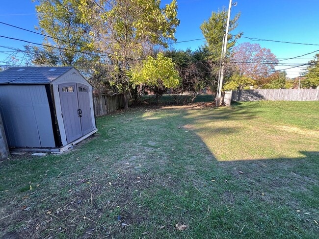 Building Photo - **REMODELED 2-BEDROOM HOME w/ CARPORT IN B...