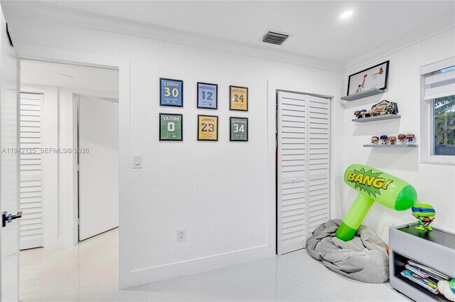 Building Photo - 8501 SW 142nd St