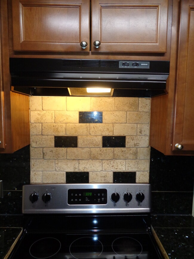 Building Photo - 946 Jennifer Jean Dr