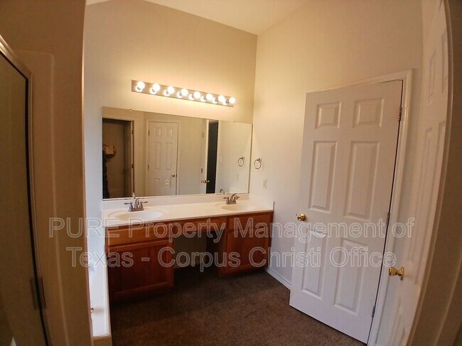 Building Photo - 7609 Cold Springs Dr