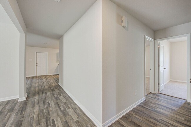 Building Photo - 4 bedroom home in Conroe!