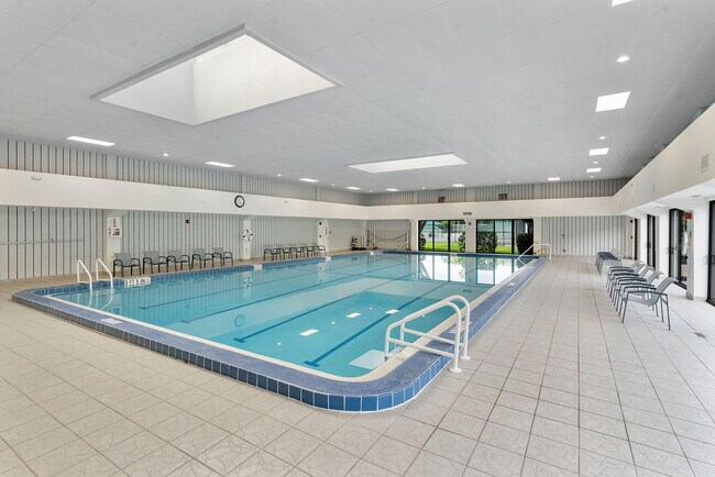 Building Photo - 7260 Kinghurst Dr