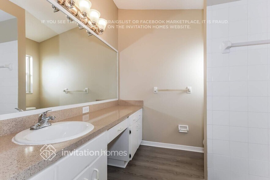 Building Photo - 1803 Landside Dr