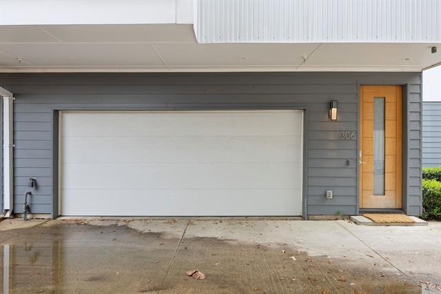 Building Photo - 3816 San Jacinto St