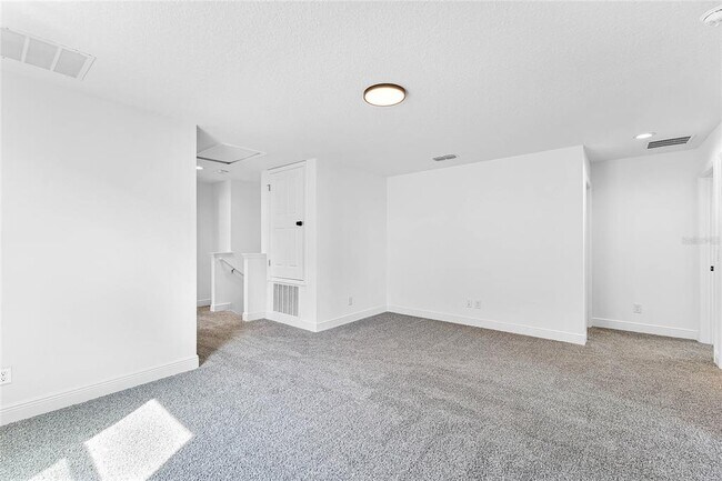 Building Photo - 7902 Syracuse Dr