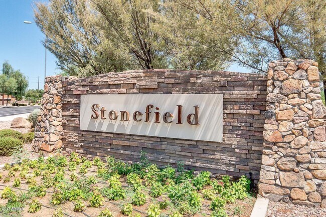 Building Photo - Exquisite Chandler 4 bed 3 bath home with Community Pool!!