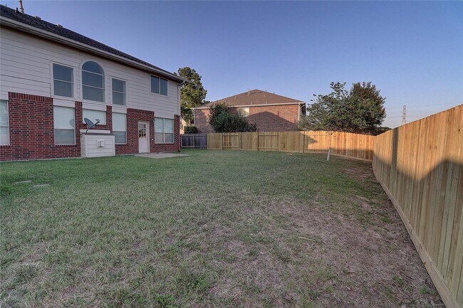 Building Photo - 10807 Oak Bayou Ln