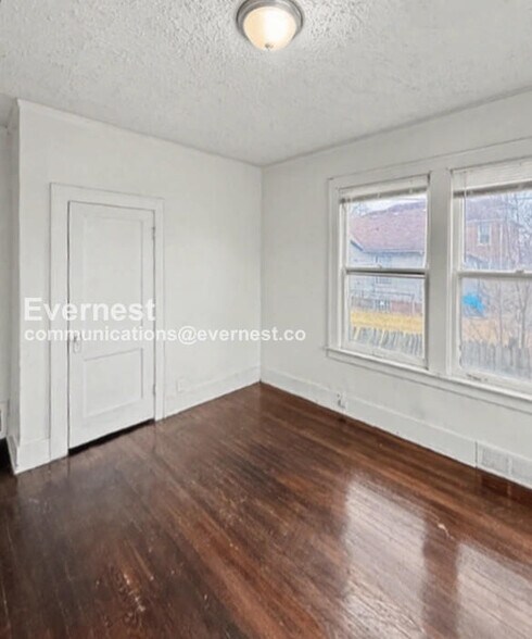 Building Photo - 11391 Belleterre Ave