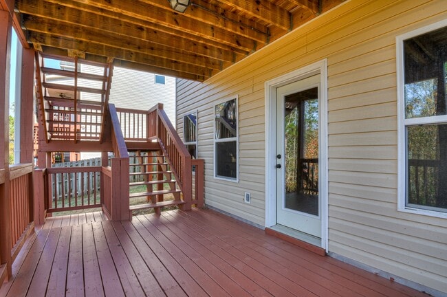 Building Photo - 848 Tyler Woods Dr