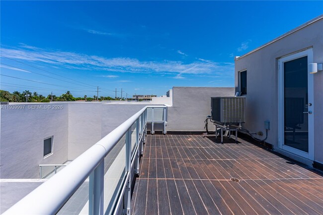 Building Photo - 6410 NW 105th Pl