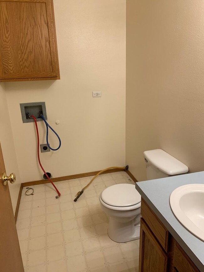 Building Photo - wuw01