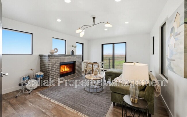 Building Photo - 454 S Buffalo Ranch Rd