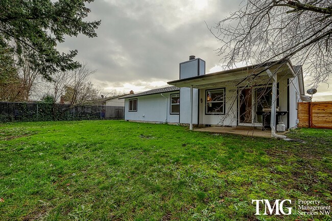 Building Photo - Newly Renovated 3 Bed 2 Bath Home in Gresh...