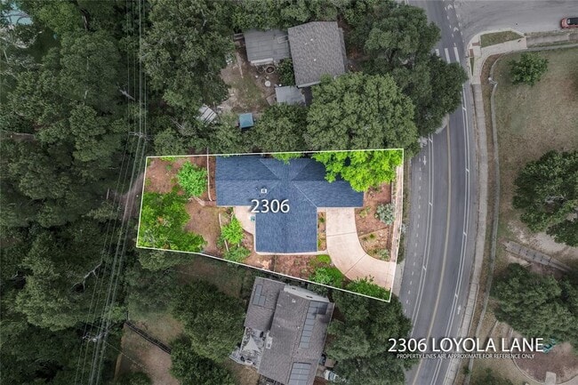Building Photo - 2306 Loyola Ln