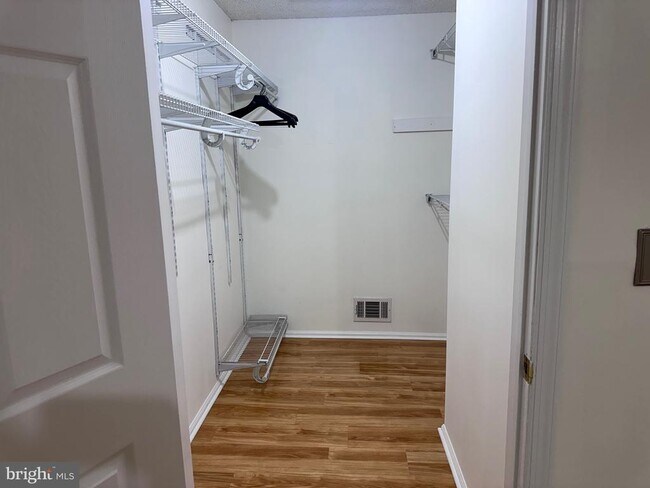 Building Photo - 65 Cheverny Ct