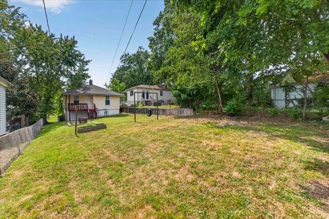 Building Photo - 6737 Plateau Ave
