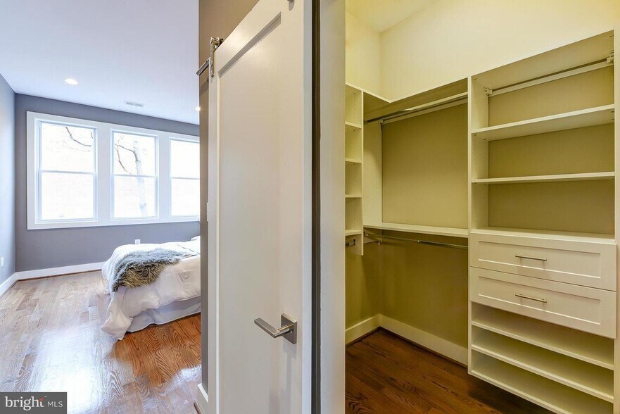 Building Photo - 3 S St NW