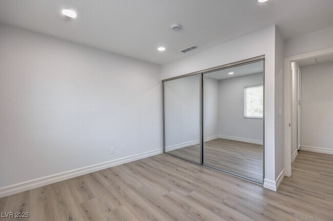 Building Photo - 8312 Huxley St