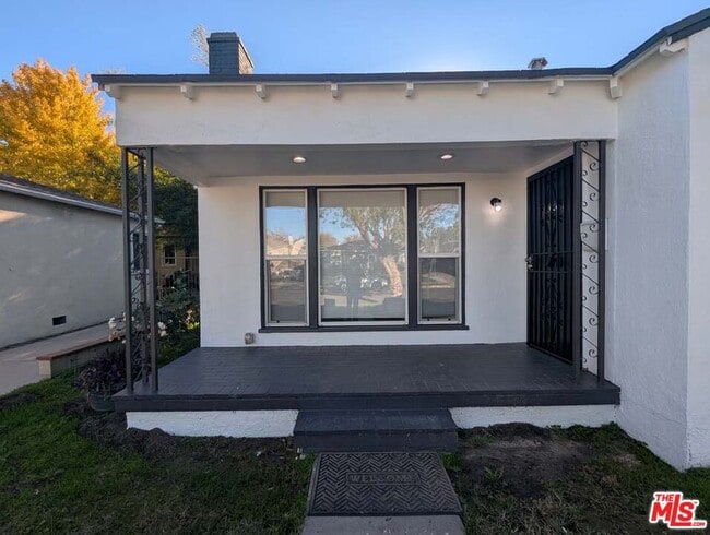 Building Photo - 3966 S Victoria Ave