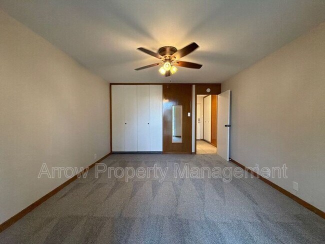 Building Photo - 2501 N Street-305