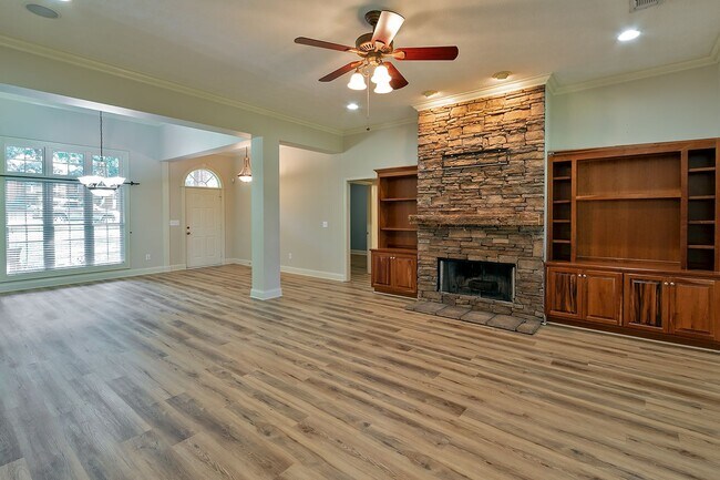 Building Photo - 55 Hickory Ln