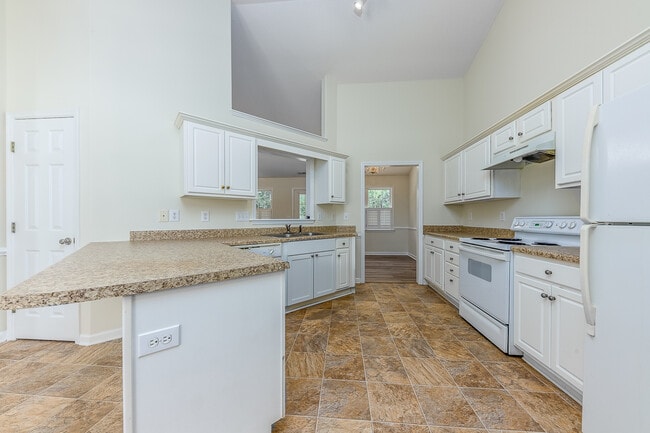 Building Photo - 212 Derby Park Ave