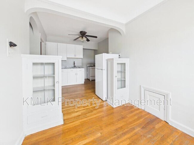 Building Photo - 1346 Kenilworth Ave