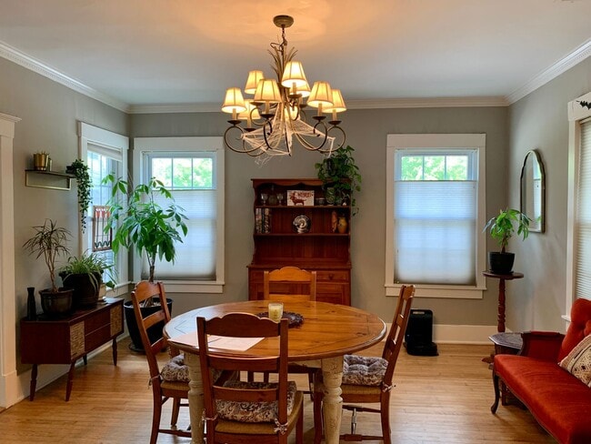 Building Photo - Beautiful Bungalow in Baldwin Park