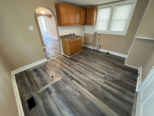 Building Photo - 303 North Eighth Street