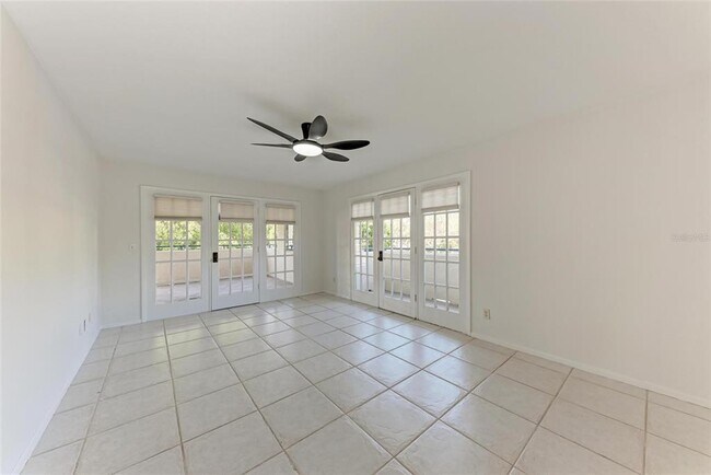 Building Photo - 835 S Osprey Ave