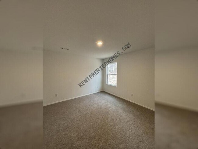 Building Photo - 310 Sarah Alyse Ln