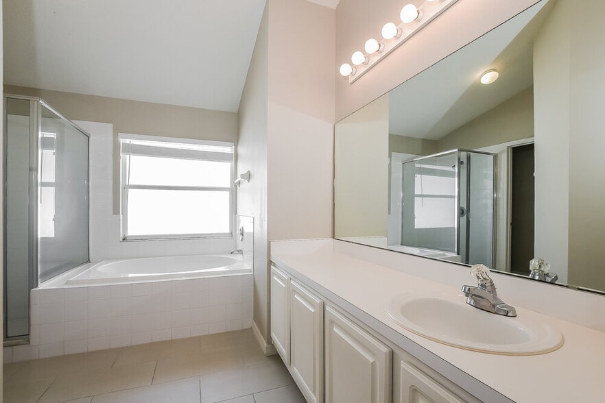 Building Photo - 2331 Cobblefield Cir