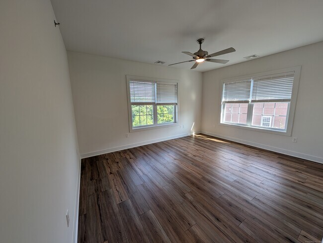Building Photo - 138 Highland Ave