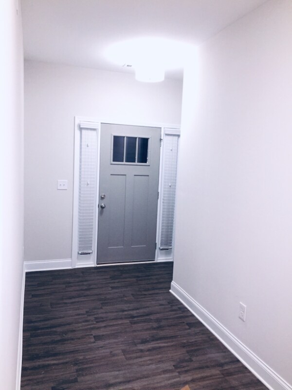 Building Photo - 571 Omnia Ct