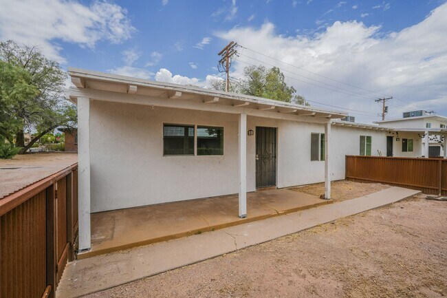 Building Photo - 428 N Norris Ave