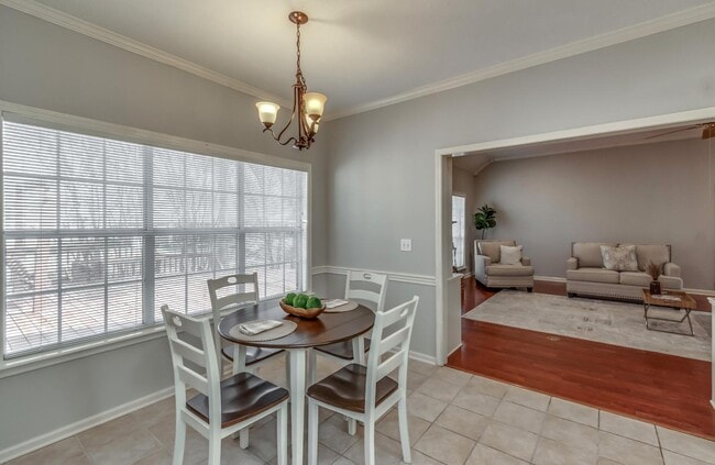 Building Photo - 340 Willow Ridge Cove